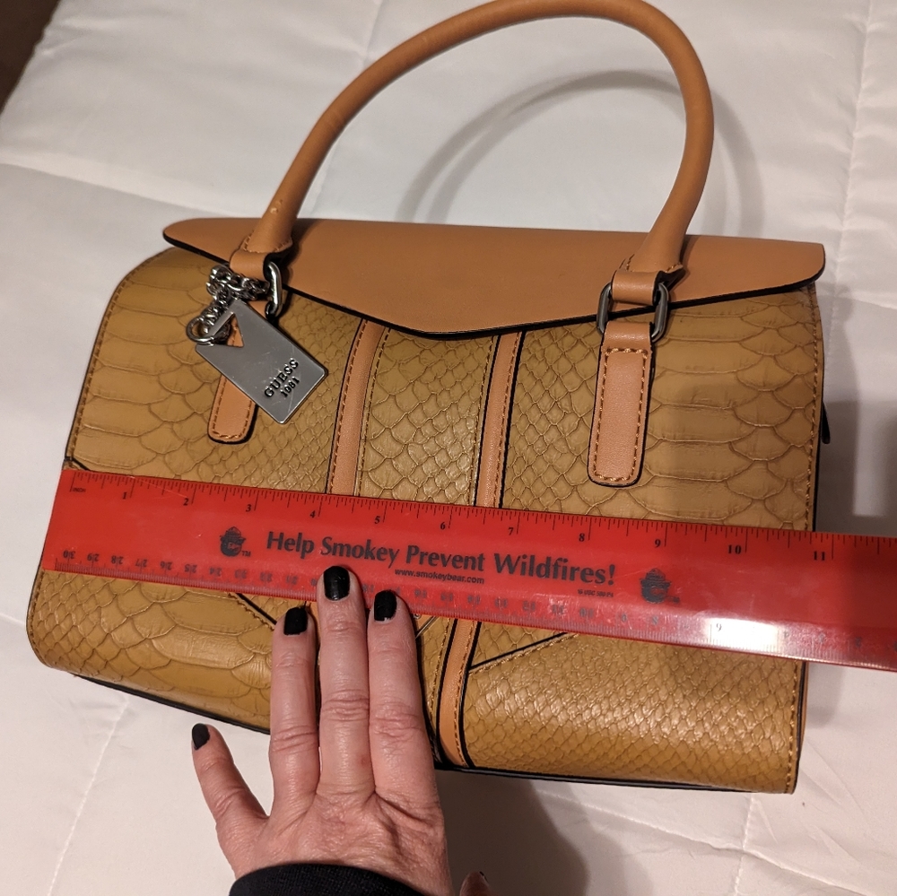 👜Guess Tote Bag - Picture 4 of 7
